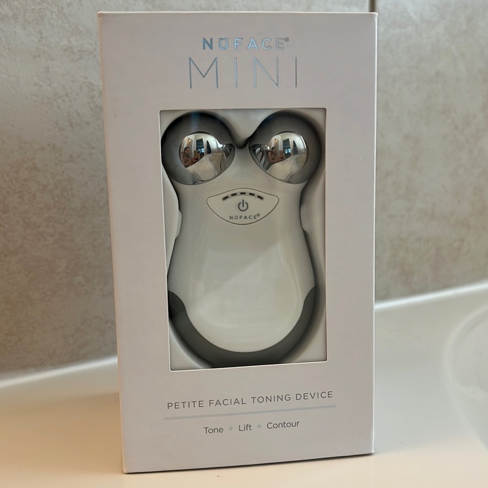 NuFace Mini Facial Toning Device